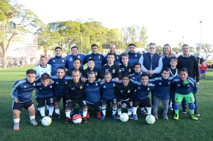 La Selección Nacional de Fútbol Talla Baja entreno en Concordia