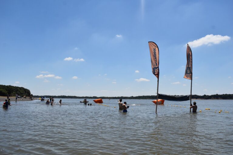 Puerto Yeruá Recibió a Más de 100 Nadadores en una Competencia de Aguas Abiertas
