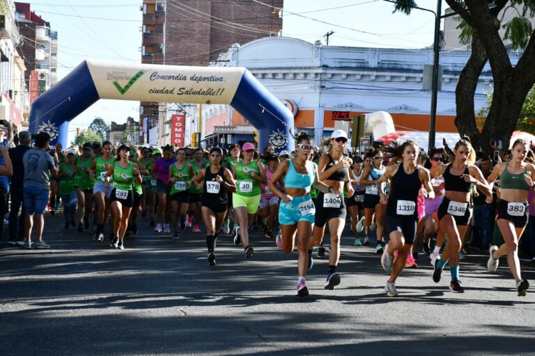 Más de 1.000 atletas participaron en la Maratón de la Mujer en Concordia
