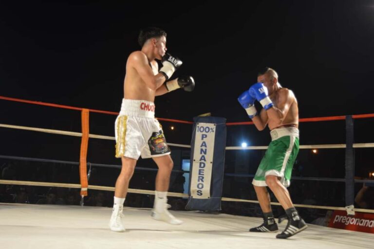 «Chucky» Roldán triunfó en una noche a puro boxeo ante un estadio colmado