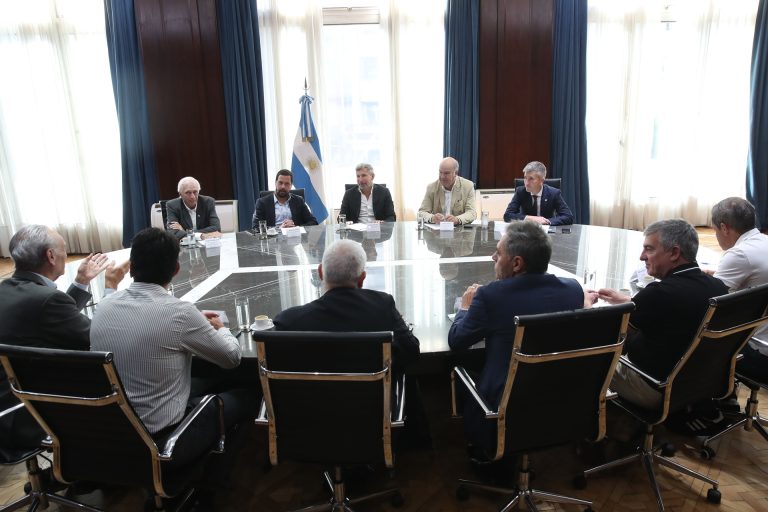 Frigerio encabeza gestiones ante Nación para modernizar la industria avícola entrerriana
