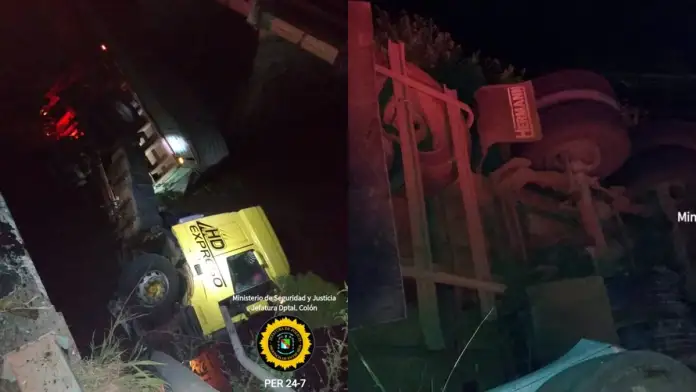 Un camión de encomiendas cayó desde un puente y sus ocupantes salvaron su vida de milagro