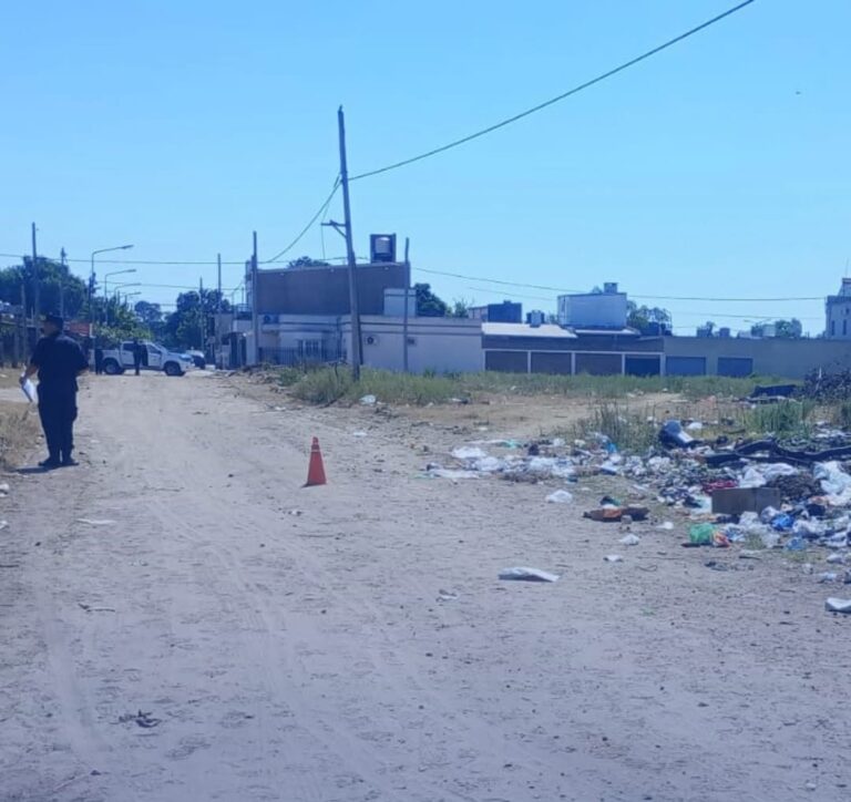 Encontraron un cráneo humano con signos de quemaduras en un basural de la zona costanera