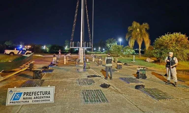 Prefectura desbarató un millonario contrabando de cigarrillos frente al Club Regatas