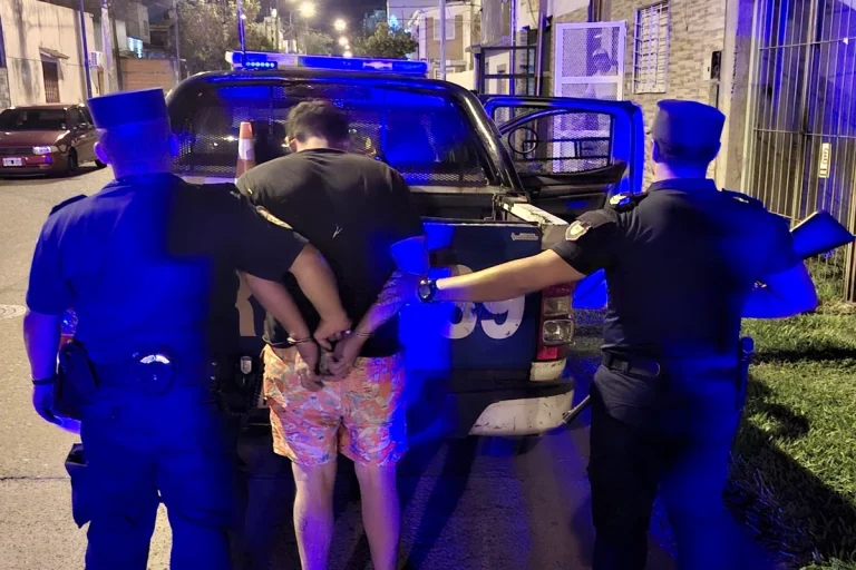 Una violenta pelea entre vecinos casi termina en tragedia: machetes, disparos y dos detenidos en Concordia