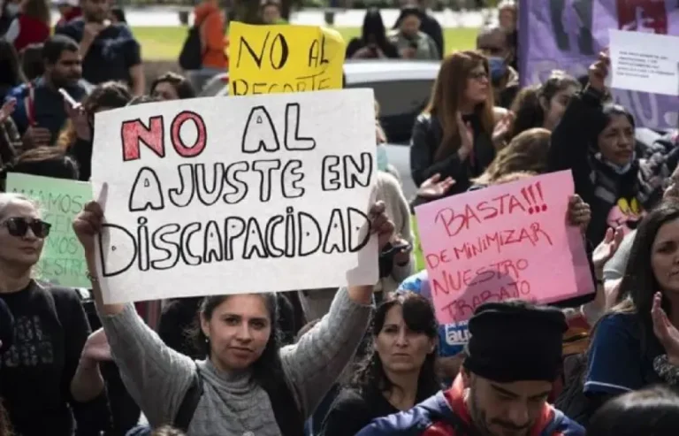 Entre Ríos se queda sin servicios por un paro masivo de 48 horas en discapacidad