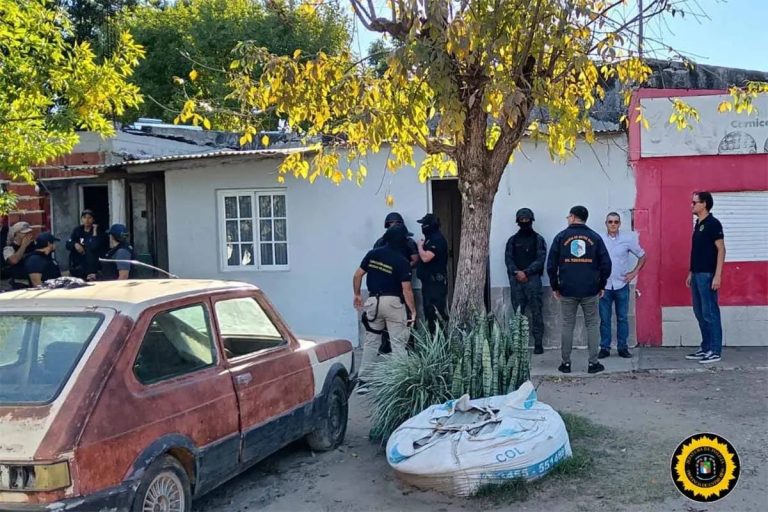Tres allanamientos simultáneos desbaratan puntos de venta de droga