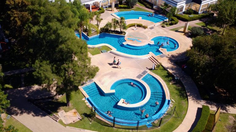 ¿Termas a mitad de precio? El truco para recorrer los mejores parques de Entre Ríos gastando mucho menos