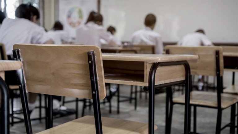 Escándalo en una escuela de Concordia: denuncian el despido de una docente y deudas salariales