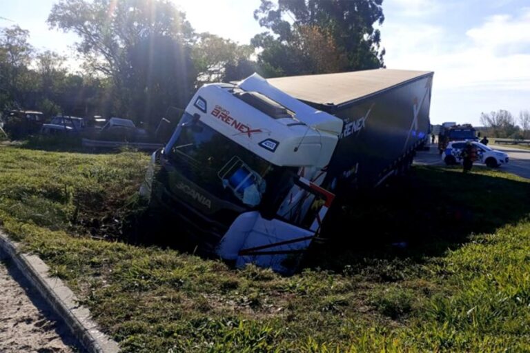 Un niño de dos años murió atropellado por un camión en la Autovía Artigas tras un descuido fatal