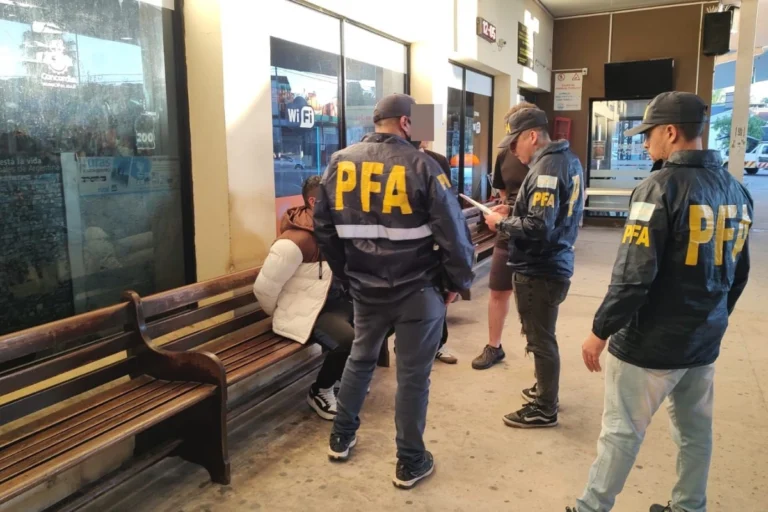 Cayó un peligroso prófugo con pedido de captura internacional de Interpol en la terminal de Concordia