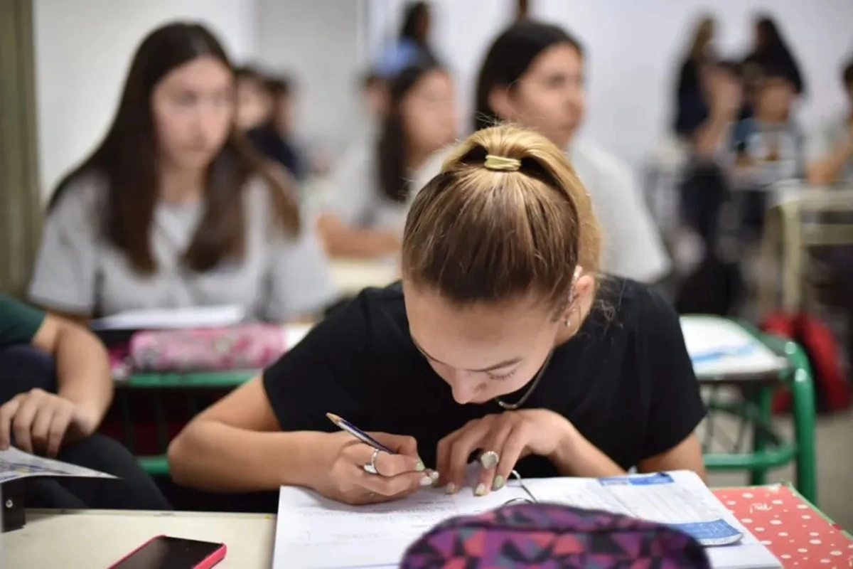 Se denuncian peleas entre estudiantes dentro y fuera de las aulas