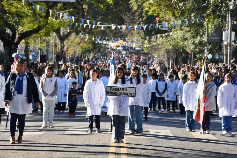 Detallaron como funcionará la logística y el tránsito por el desfile cívico militar del 25 de mayo