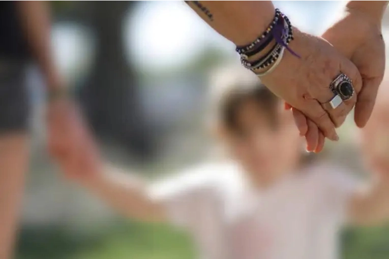 Abren convocatoria pública nacional para la adopción de una niña de Entre Ríos