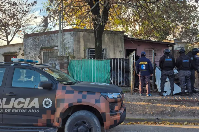 Hallaron más de 700 mil pesos, cocaína y marihuana en seis allanamientos en Gualeguaychú