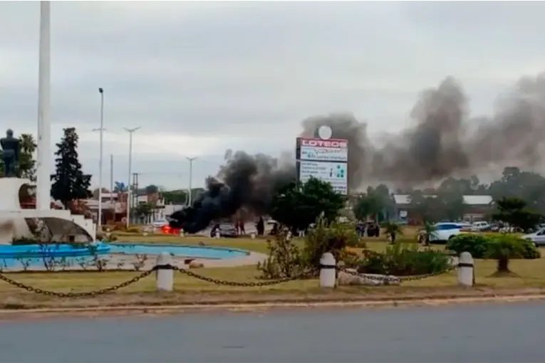 Tras el cierre temporal en Granja Tres Arroyos, trabajadores se movilizaron y habrá audiencia