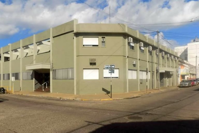 Un sanatorio de Concordia corta servicios clave a jubilados y hay alarma total