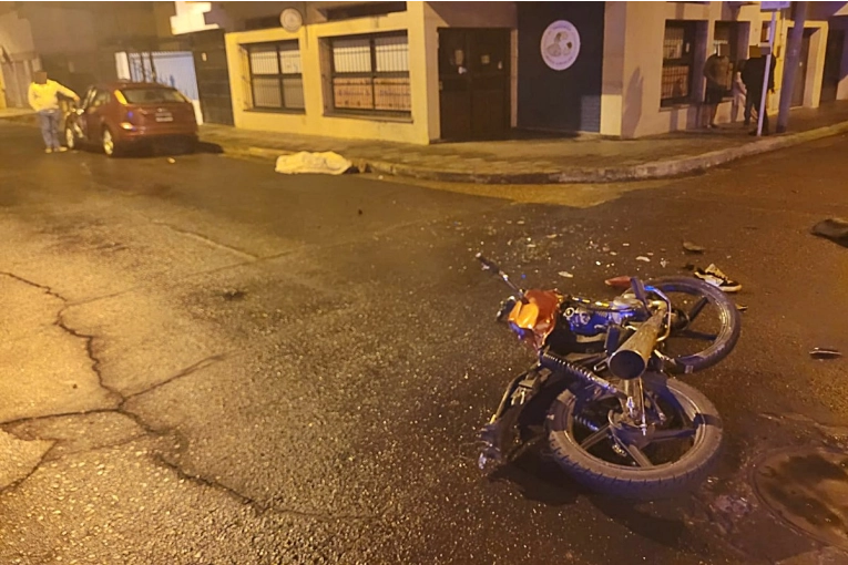 Tragedia en Concordia: Joven motociclista pierde la vida en choque