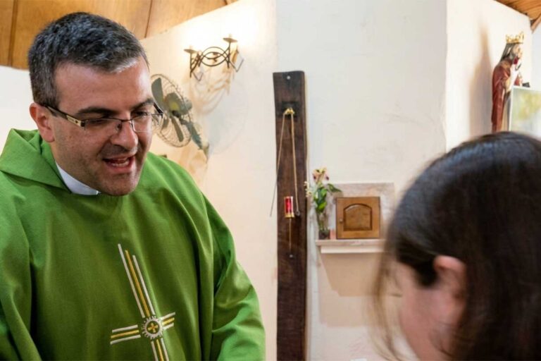 Crecimiento Alarmante de Adicciones en Concordia: La Iglesia Llama a la Acción