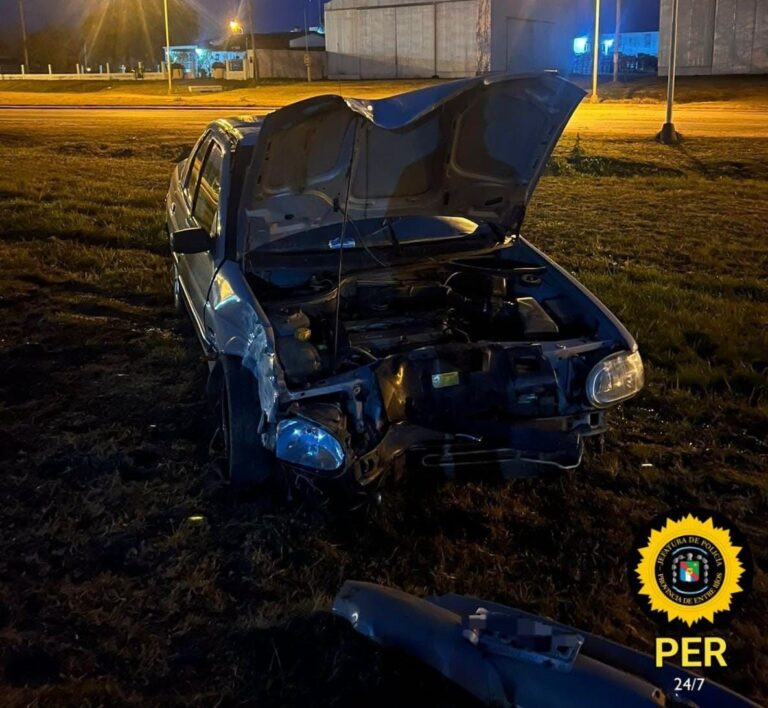 Sin lesionados tras el accidente en la rotonda del Acceso Sur