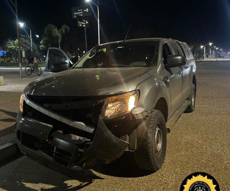 Colisión entre camión y camioneta en San Salvador: Sin heridos pero con daños materiales