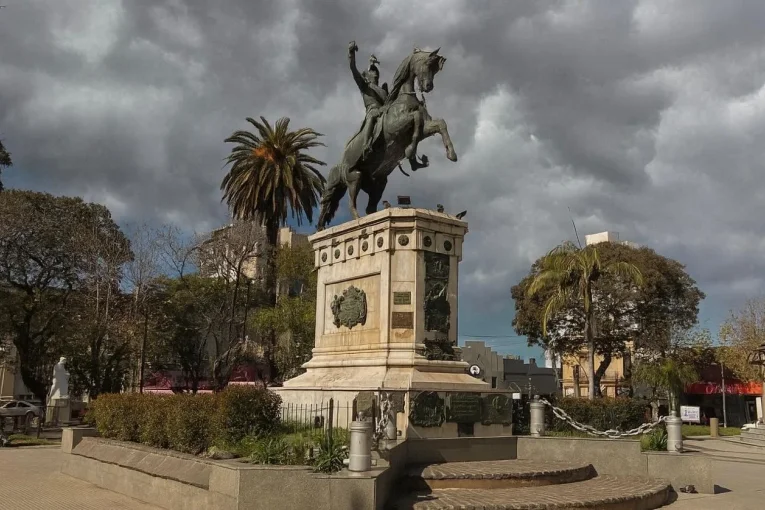 El clima en Concordia: cesa la alerta pero las lluvias persisten al inicio de la semana