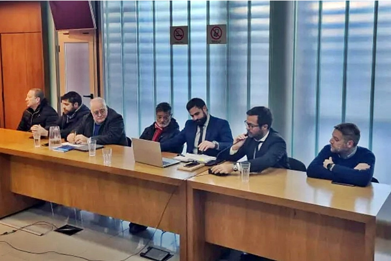 Exfuncionarios aceptan devolver más de $100 millones por desvío de fondos públicos