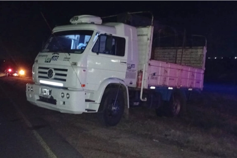 Impactante choque en la autovía 14: un intento de sobrepaso termina en colisión