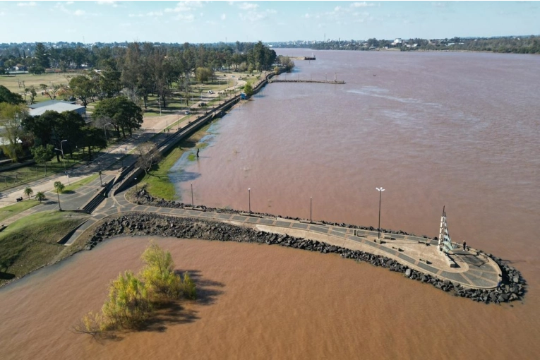 Alerta por aumento en el caudal del río Uruguay: Impacto en la región de Salto Grande