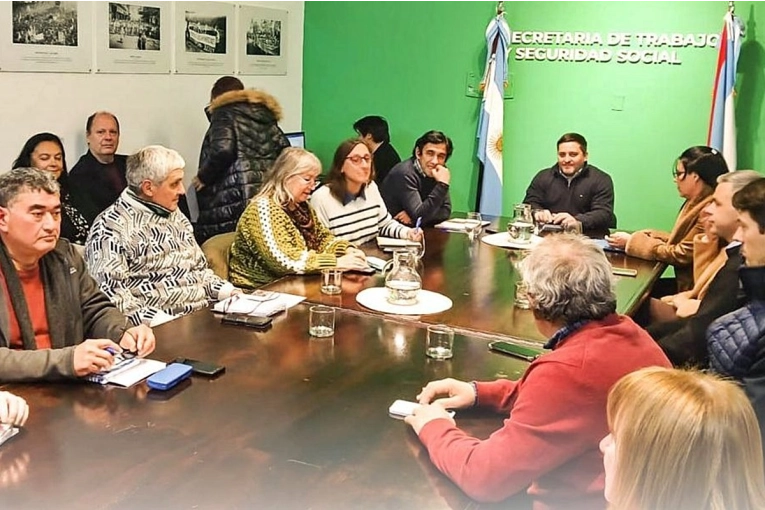 Docentes de Entre Ríos Rechazan Propuesta Salarial y Exigen Nuevas Negociaciones