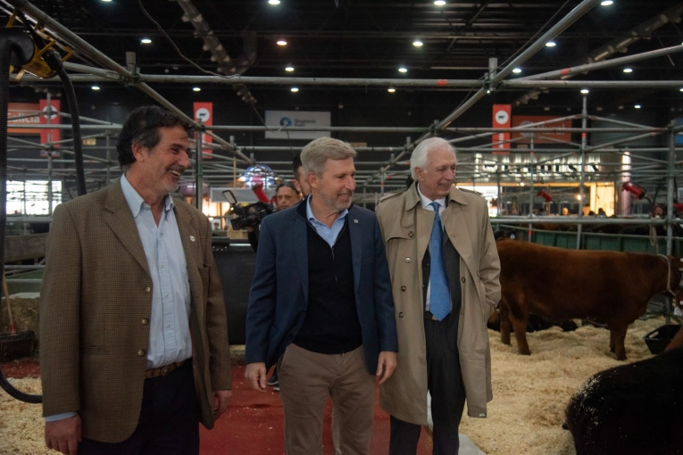 Frigerio presenta seguro multirriesgo para pequeños productores de maíz