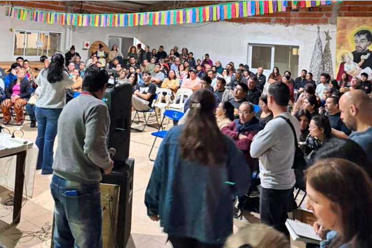 Feriantes de San Cayetano exigen revisión del aumento del 525% en canon municipal