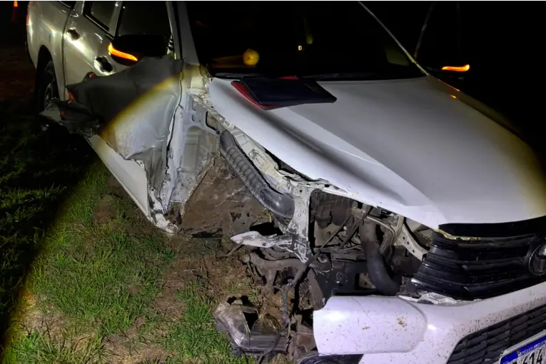 Camioneta impacta contra camión en la Ruta 14 sin heridos