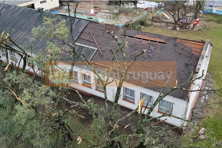 Emergencia educativa: tres escuelas suspenden clases tras devastador temporal