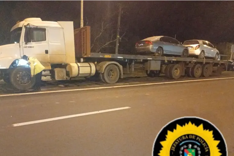 Detienen a camionero en Ruta 12 por transportar un auto robado y con pedido de captura
