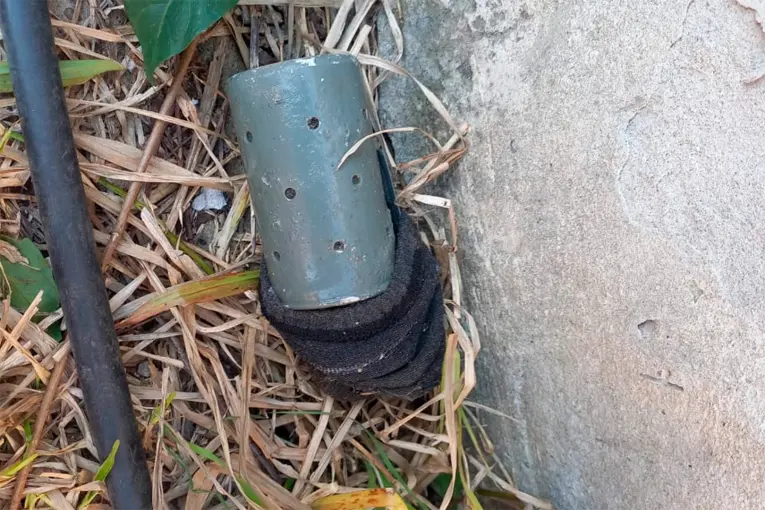 Albañil descubre granada de gas lacrimógeno en plena remodelación en Concordia