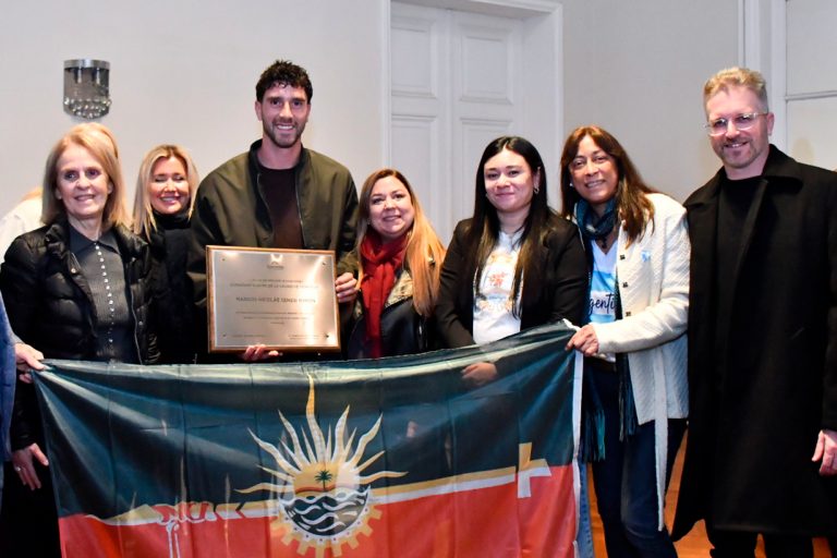 Marcos Senesi, Homenajeado como Ciudadano Ilustre en Concordia
