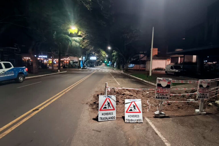 Motociclista sufre graves lesiones tras impactar contra montículo de tierra en Concordia