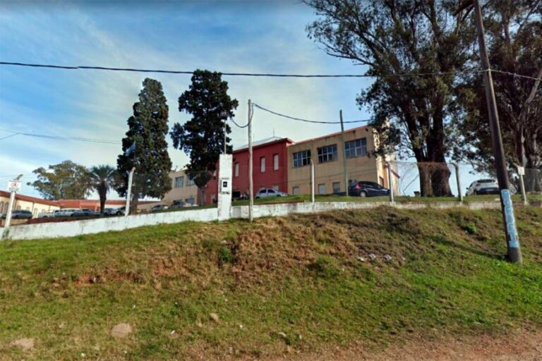 Inasistencias laborales: Un agente sanitario enfrenta un sumario y descuentos en su salario
