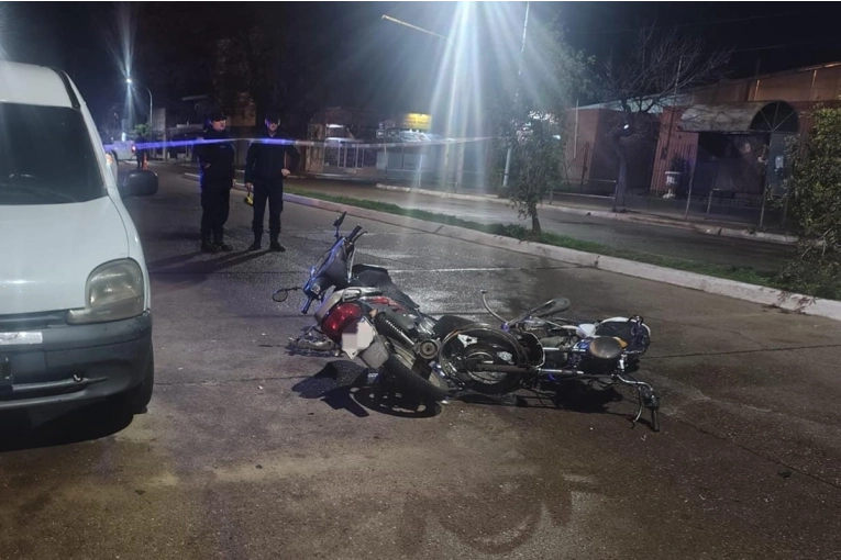 Dos motociclistas hospitalizados tras violento choque en Concordia