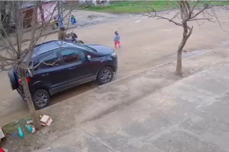 Motociclista asaltado tras atropello a niña de 2 años