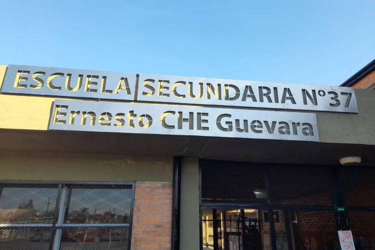 Escuela de Concordia Enfrenta Controversia por Nuevo Sistema de Comedores Escolares