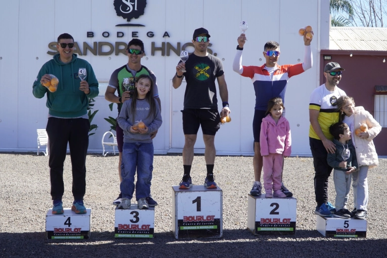 Más de 80 Atletas Participaron del Rural Bike de los Viñedos y Pecanes