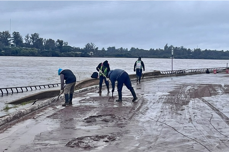 Recuperación de la Costanera: Comienzan los trabajos de limpieza en Playa Nébel