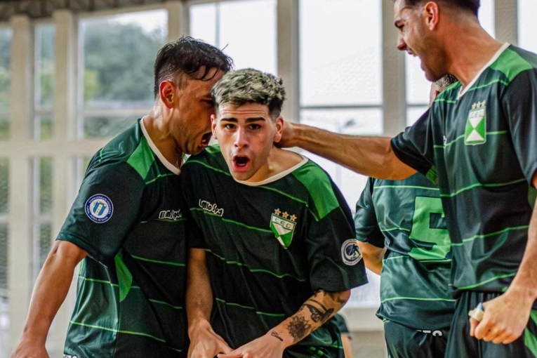Estudiantes avanza a cuartos de final en la Copa de Oro Centro de Futsal