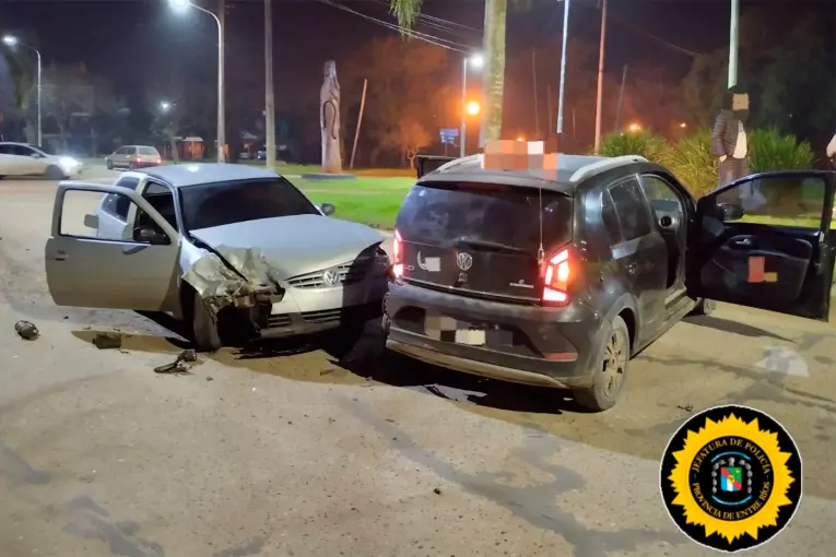 Accidente en la Madrugada: Choque entre Auto y Remis Deja a Dos Conductores Heridos