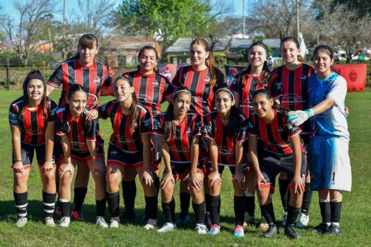 El Olimpo Femenino Brilla en el Torneo Federal: Éxito y Desafío en el Debut