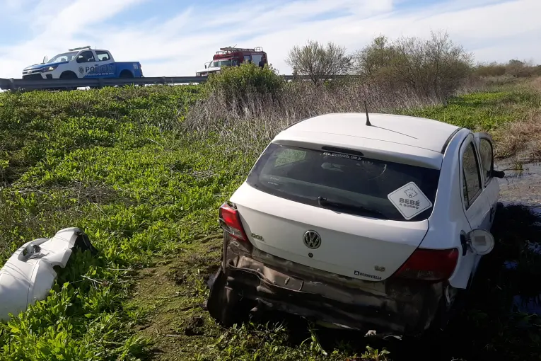 Accidente en Ruta 14: Conductor Hospitalizado Tras Volcar Su Vehículo
