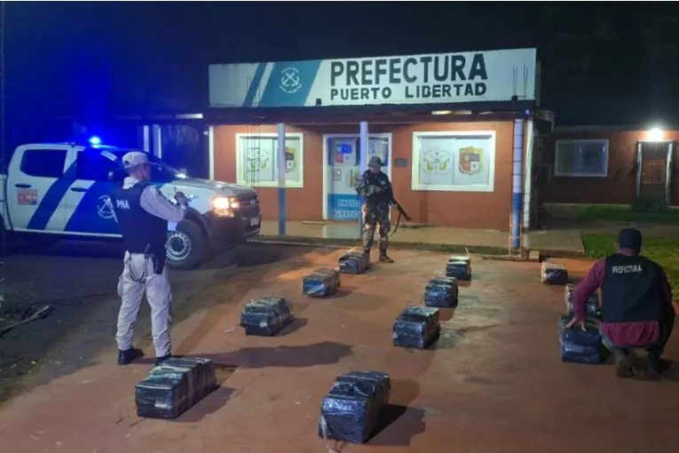 Importante Operativo: Desmantelan Cargamento de Marihuana en el Río Paraná