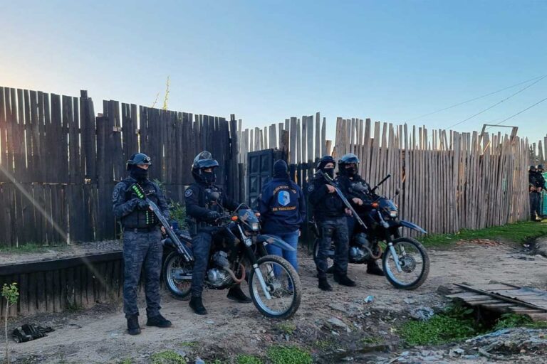 Ocho Detenidos y 240 Dosis de Droga Secuestradas en Operativos Antidrogas